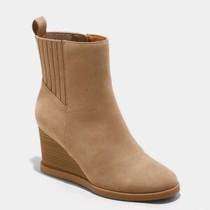 Universal Threads solid tan womens boots size 6 nwt side zip carmel booties boot